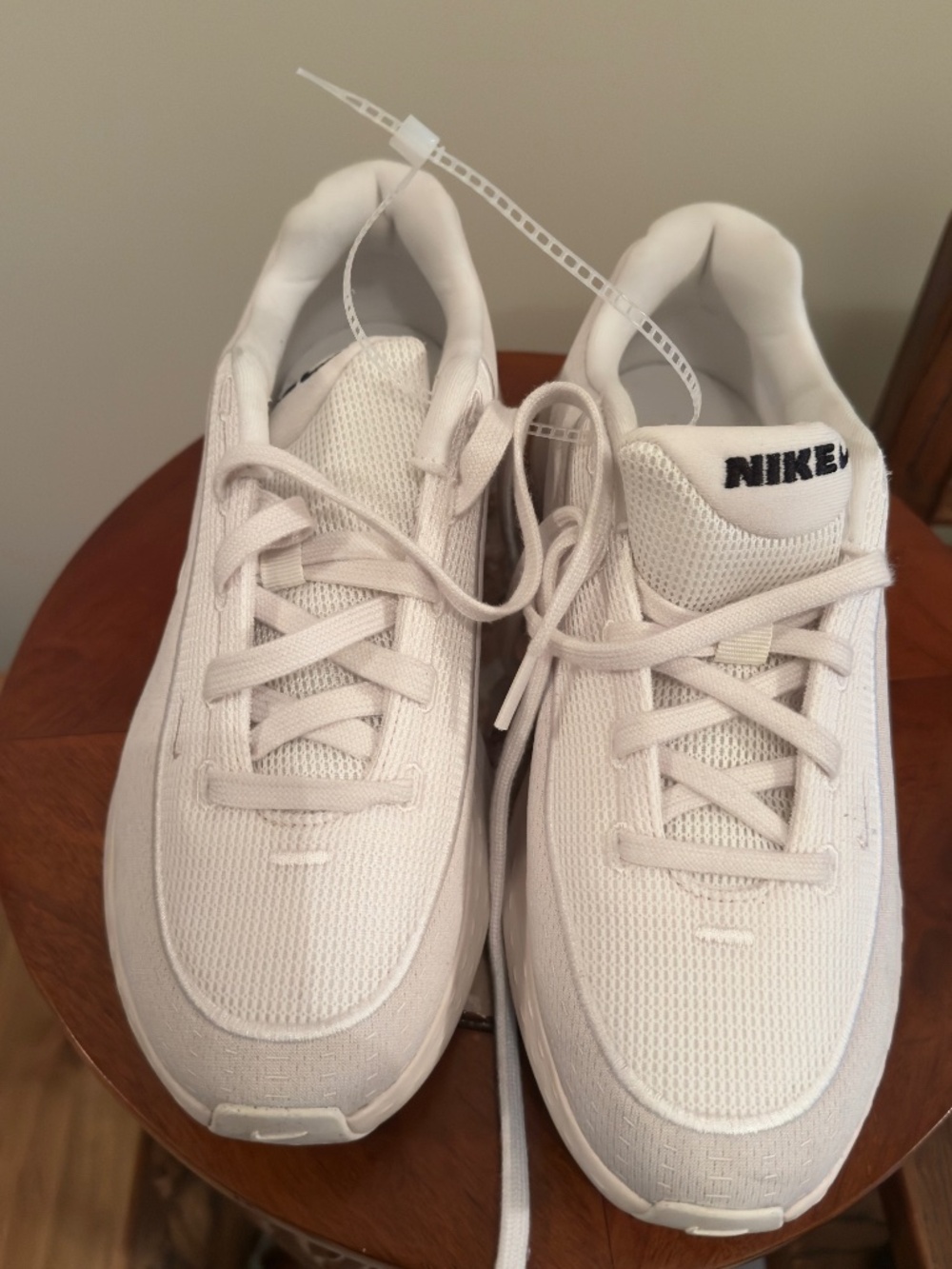 Brand new Women's White/cream Nike shoes size 8.5